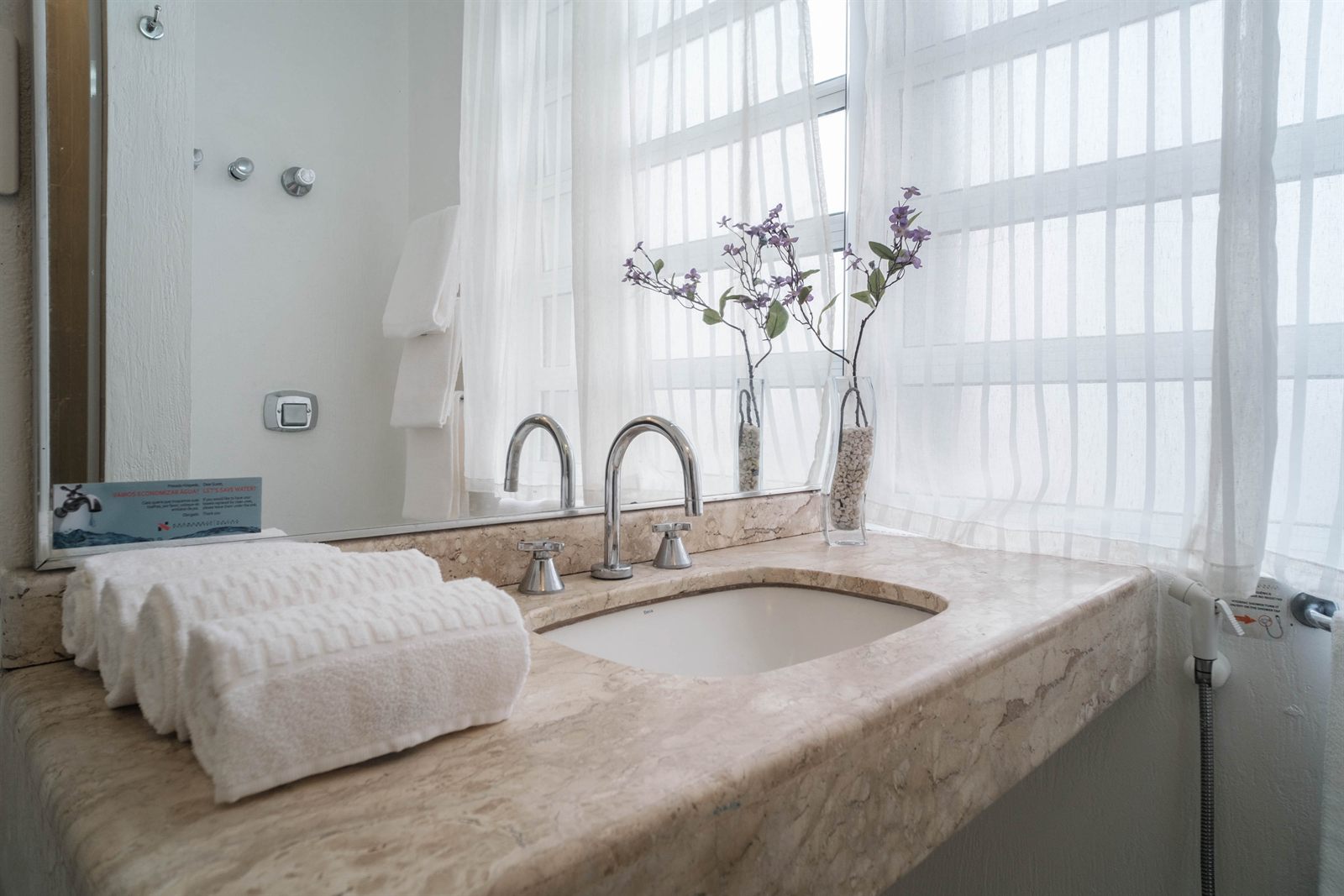 Hotel Normandie — banheiro 02